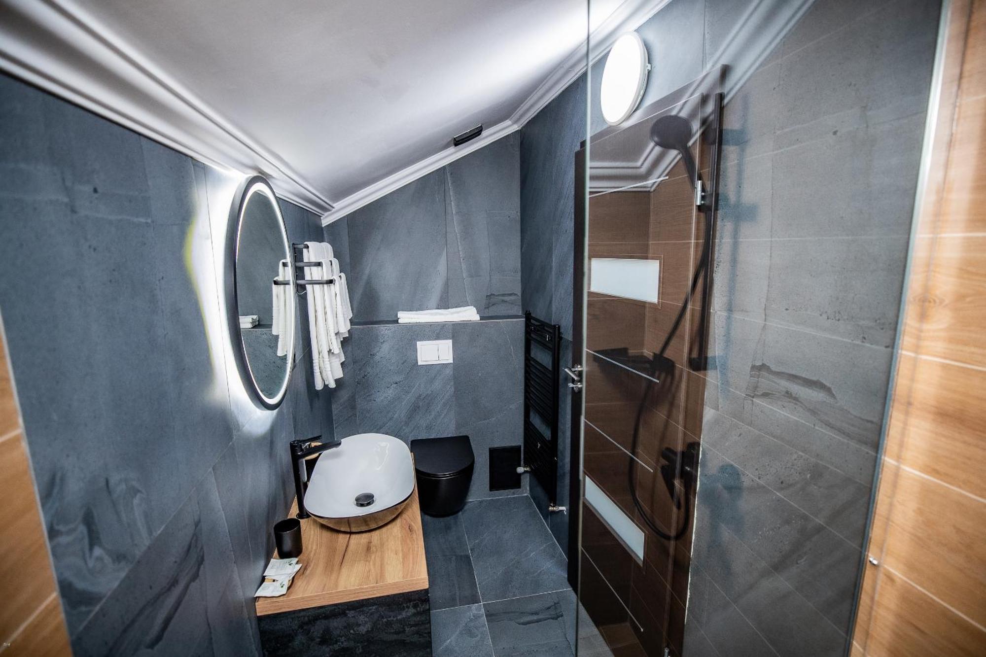 Nelana Hostel Cluj-Napoca Buitenkant foto