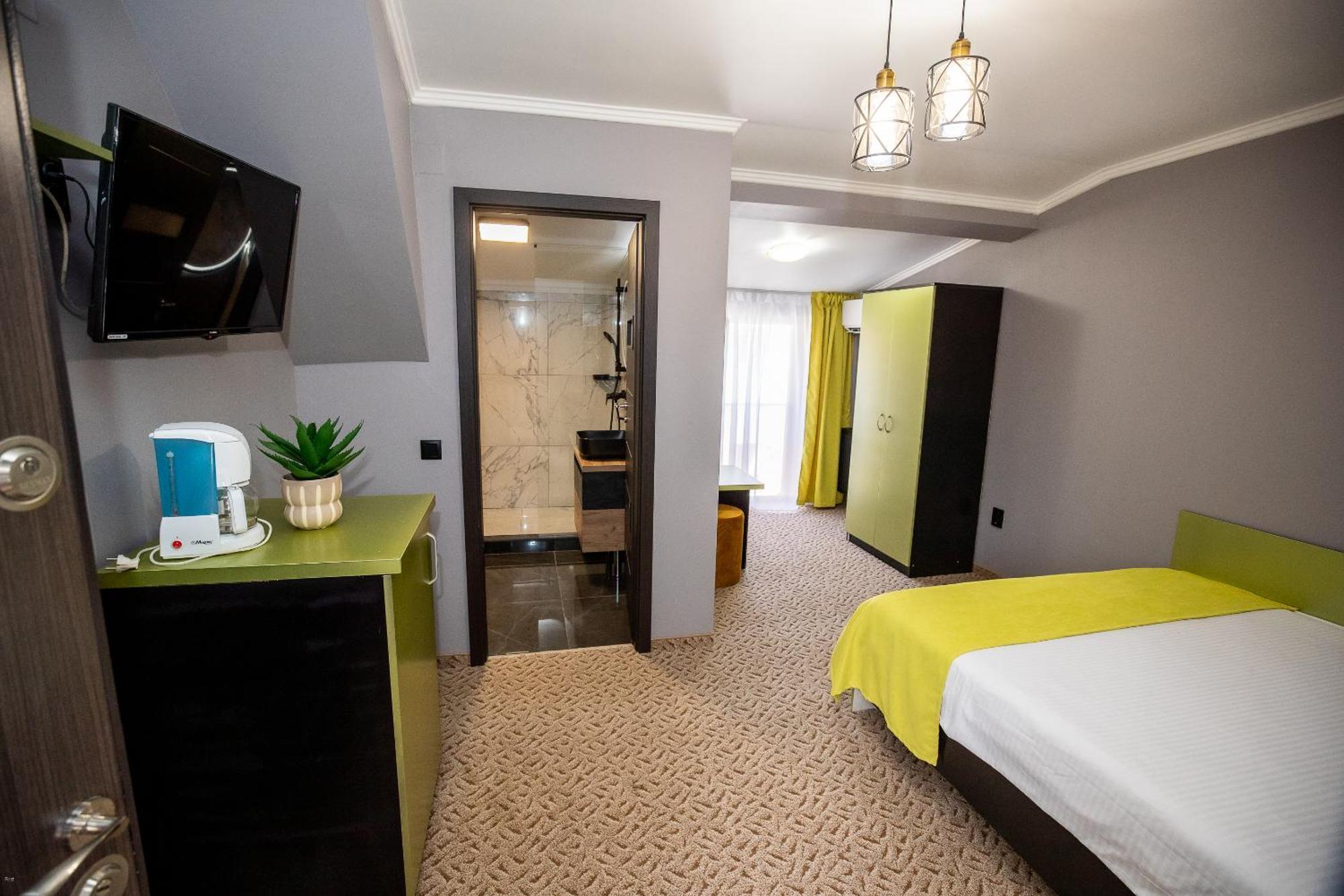 Nelana Hostel Cluj-Napoca Buitenkant foto