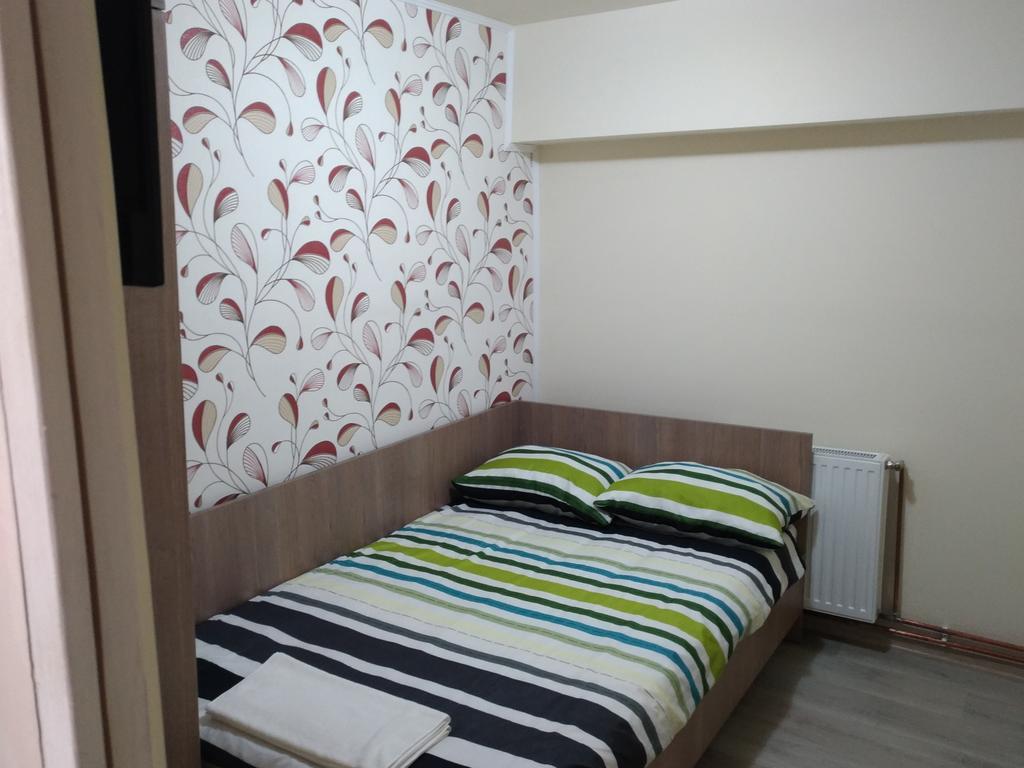 Nelana Hostel Cluj-Napoca Buitenkant foto