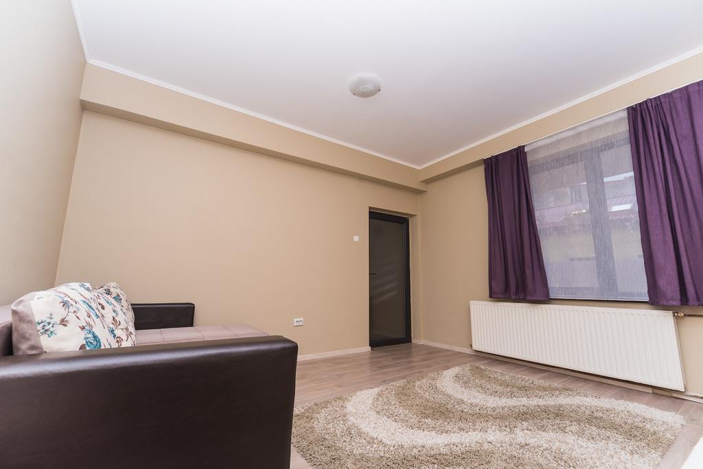 Nelana Hostel Cluj-Napoca Buitenkant foto